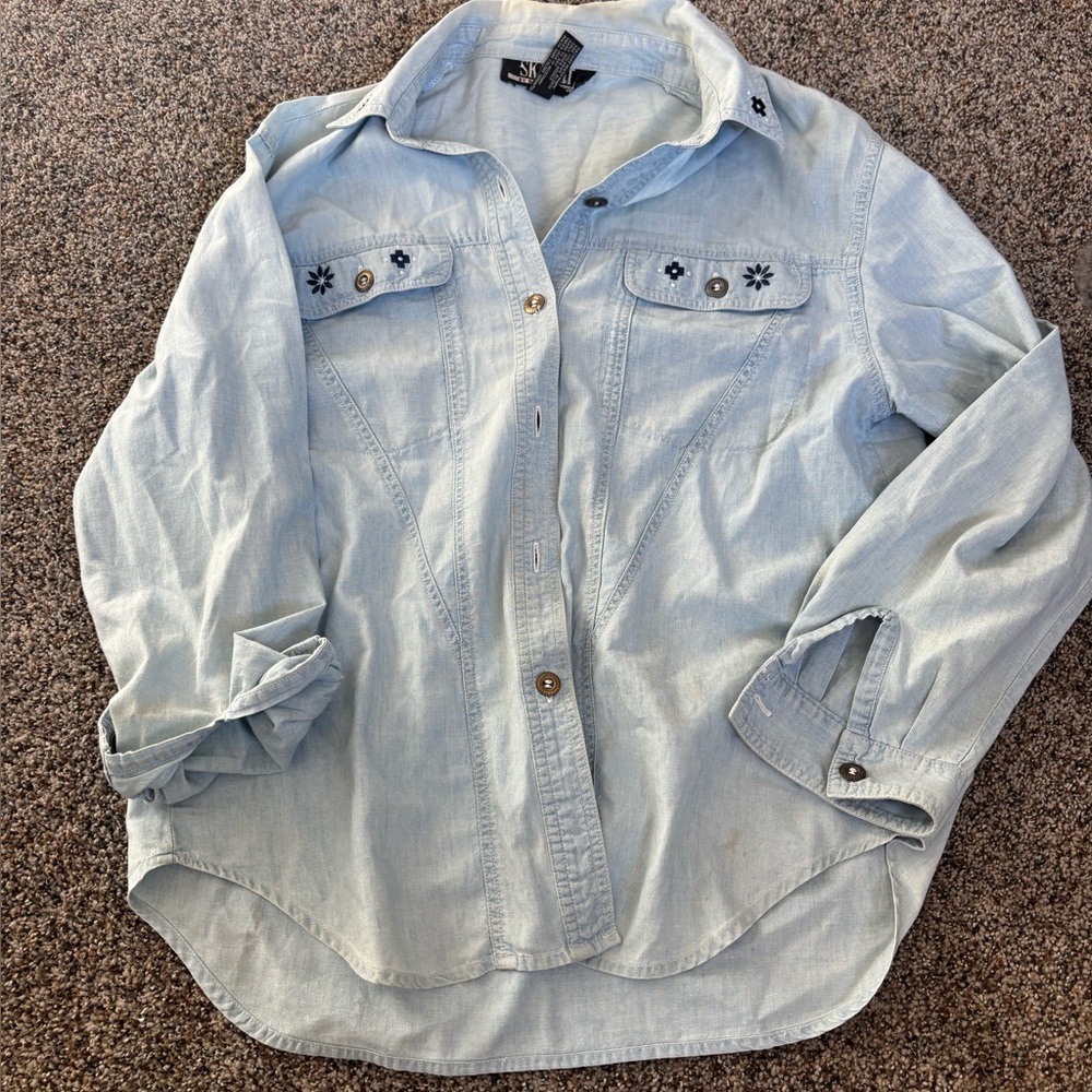 SK Wear vintage 80s 90s denim embroidered Light Blue Chambray Shirt